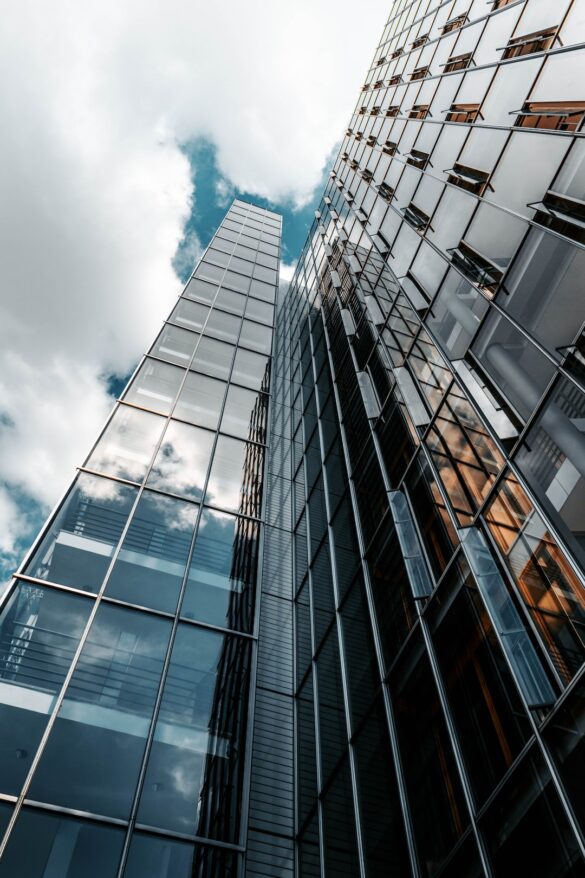 The-Pros-and-Cons-of-Outsourcing-for-Small-Businesses